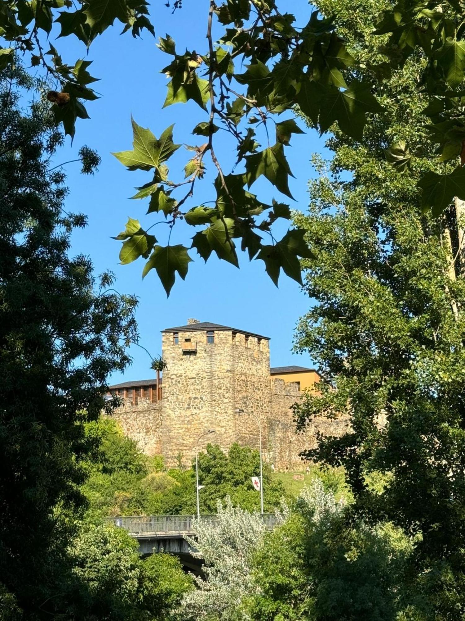 Paseo Del Rio Ponferrada Exterior foto